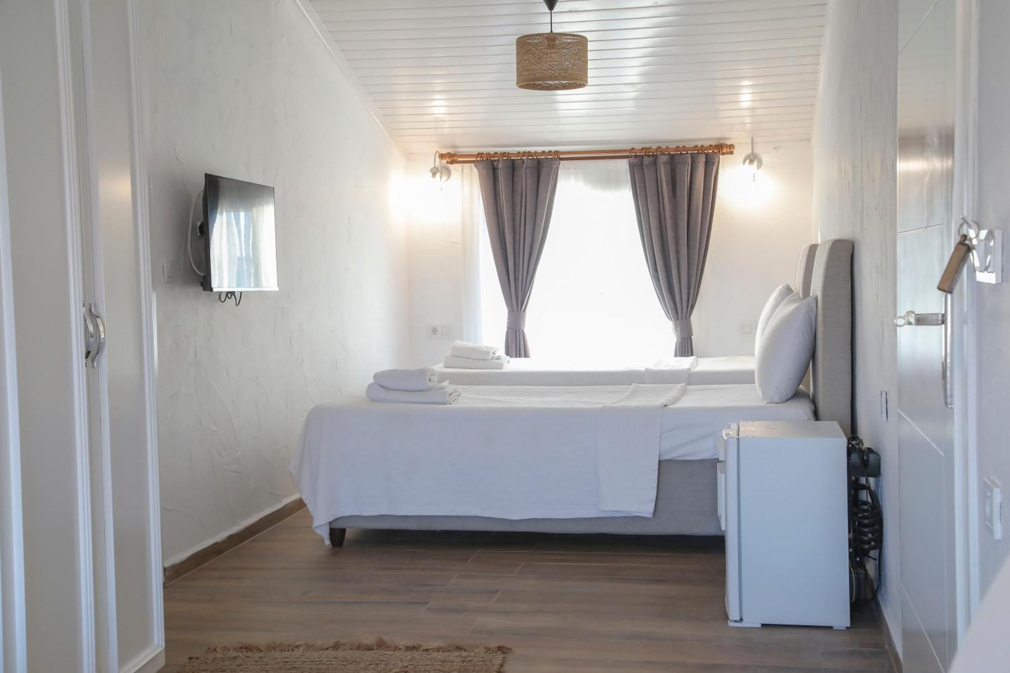Londia Otel Алакати Екстериор снимка